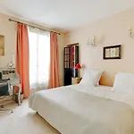 Sejour Au Pied De La Tour Eiffel